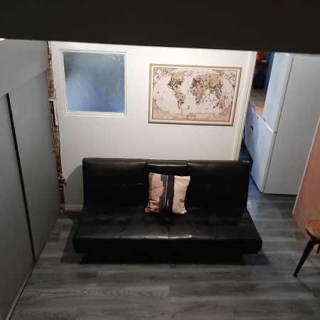 Single Room With Underbed 8 Londra Exterior foto