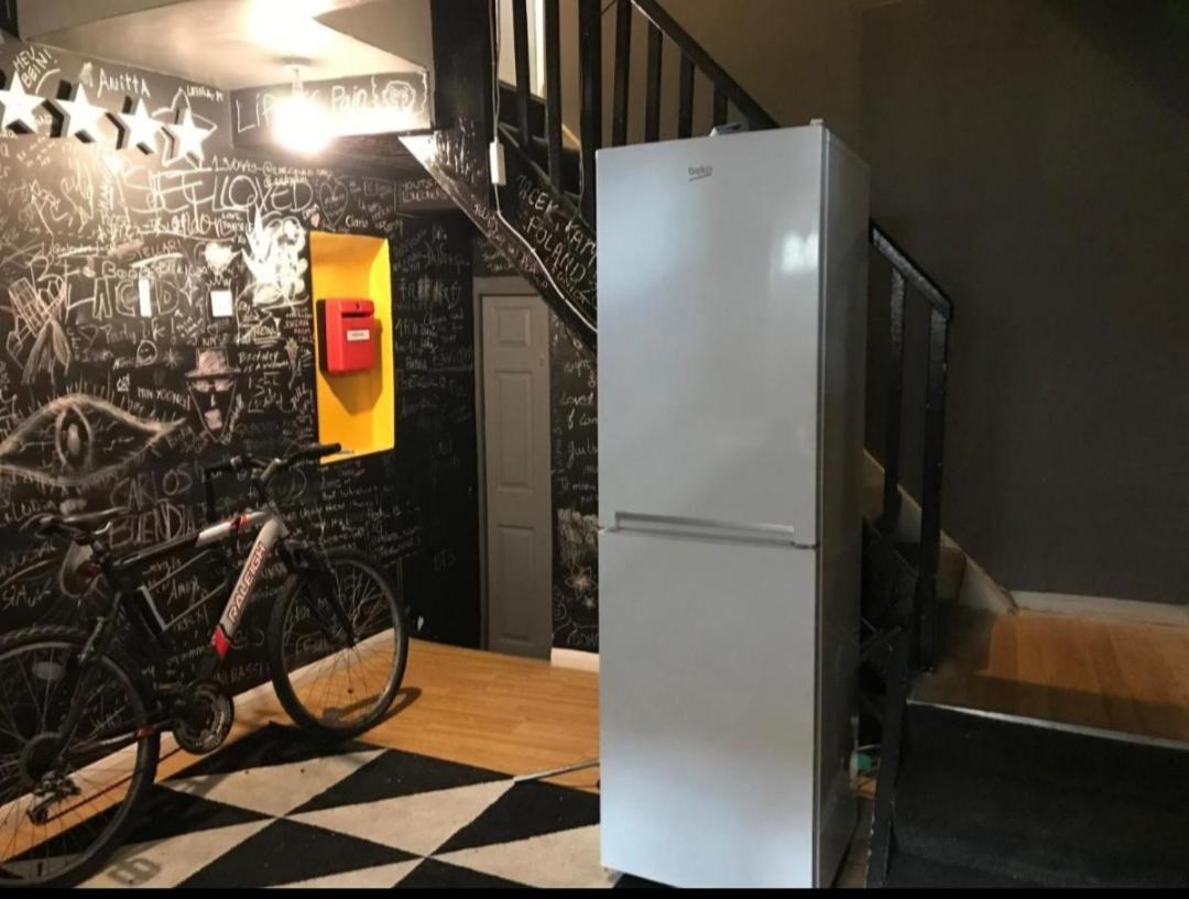 Single Room With Underbed 8 Londra Exterior foto