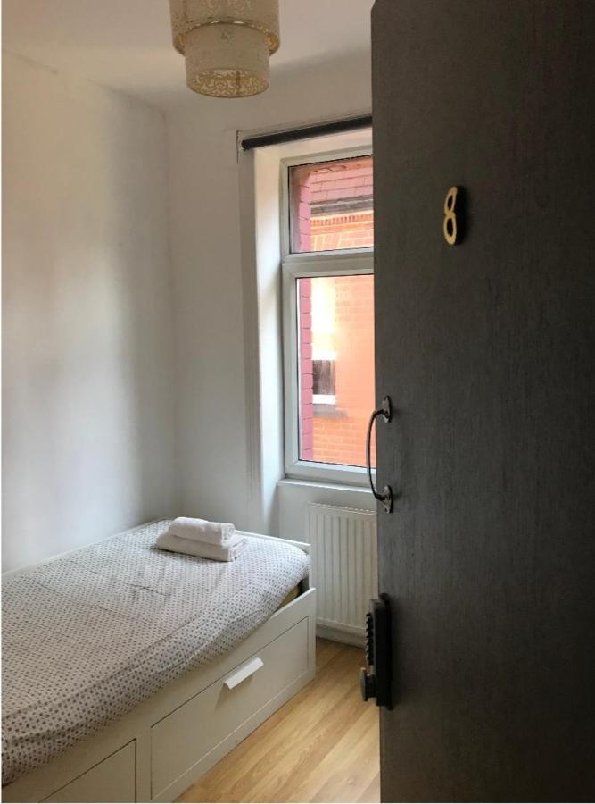 Single Room With Underbed 8 Londra Exterior foto