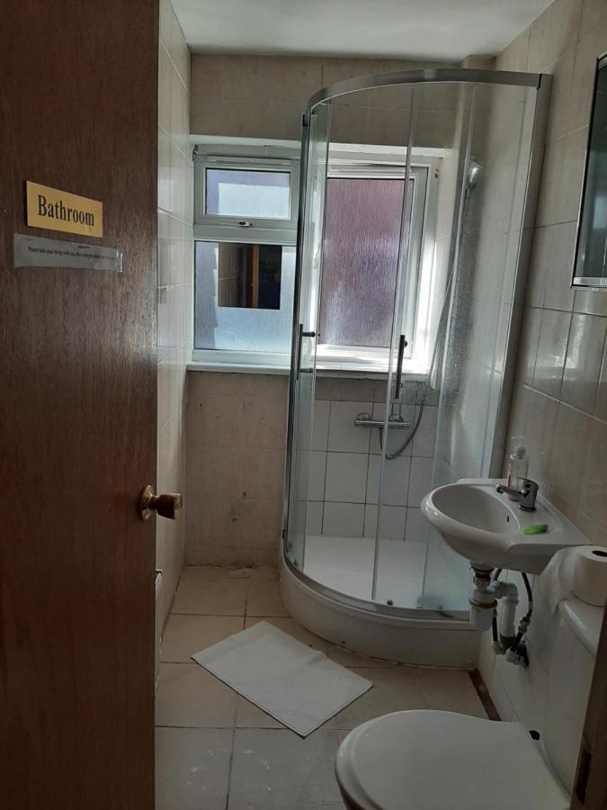 Single Room With Underbed 8 Londra Exterior foto