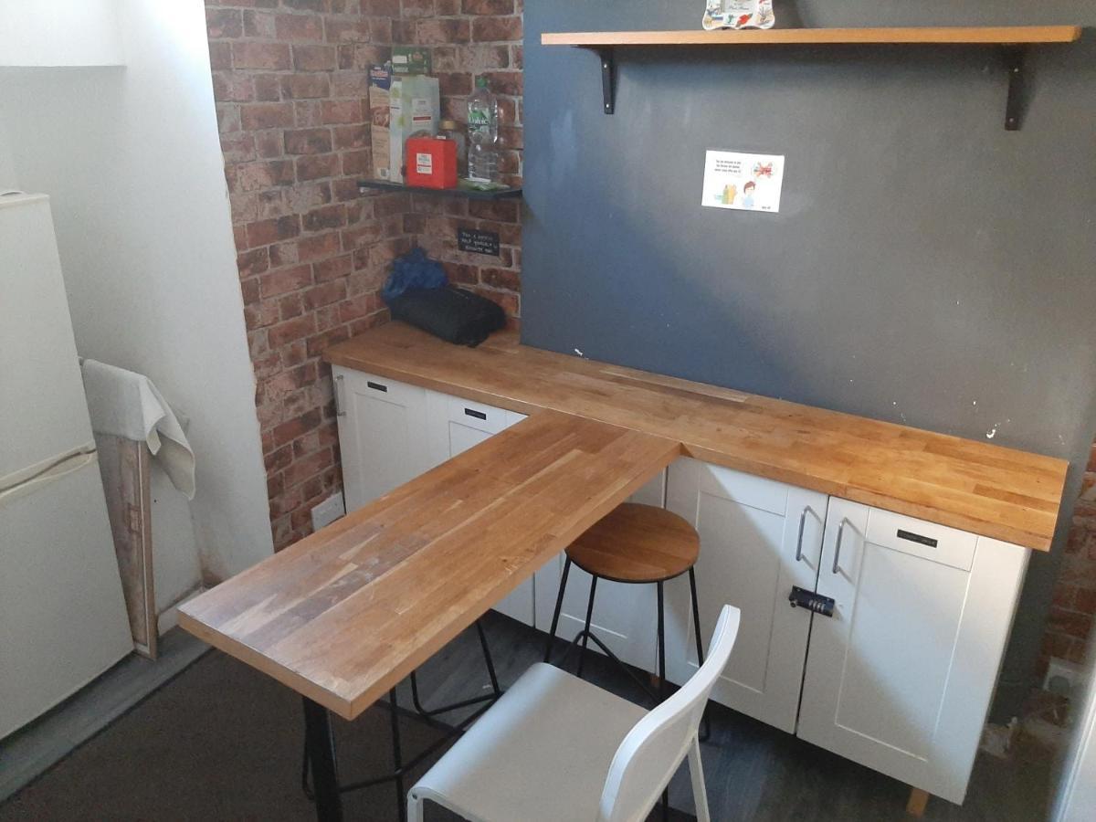 Single Room With Underbed 8 Londra Exterior foto